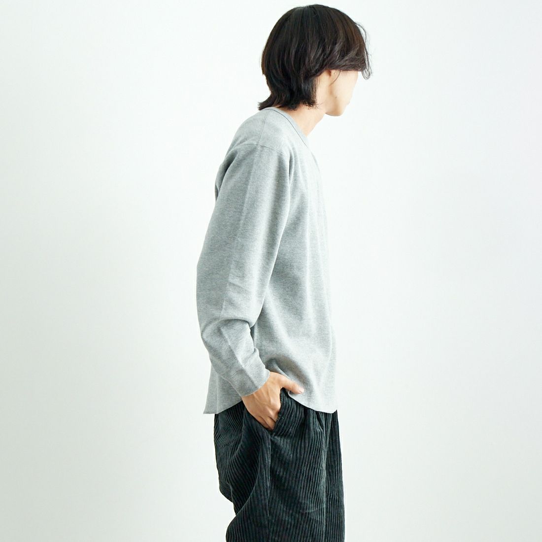 Jeans Factory Clothes [ジーンズファクトリークローズ] ハニカムサーマル ボンバーヒートニットソー [JFC-244-067] GREY &&モデル身長：179cm 着用サイズ：L&&