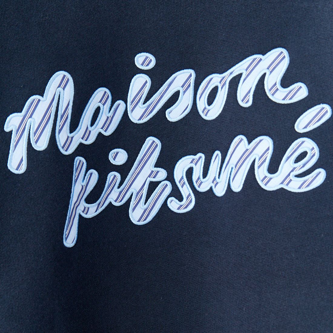 MAISON KITSUNE [メゾン キツネ] ハンドライティング コンフォートスウェットシャツ [NM00310KM0307] P480 NAVY