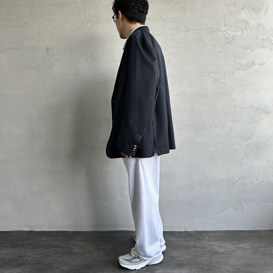 Jeans Factory Clothes [ジーンズファクトリークローズ] ピグメント ヘビー裏毛ワイドスウェットパンツ [2423-INM2] ASH &&モデル身長：168cm 着用サイズ：M&&