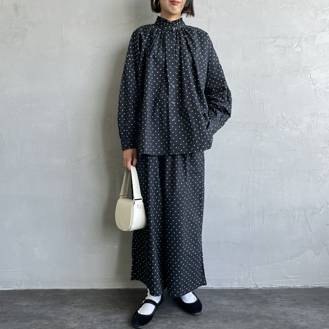 soil [ソイル] ワイドイージーパンツ [NSL22536] 992M BK/BE &&モデル身長：159cm 着用サイズ：2&&