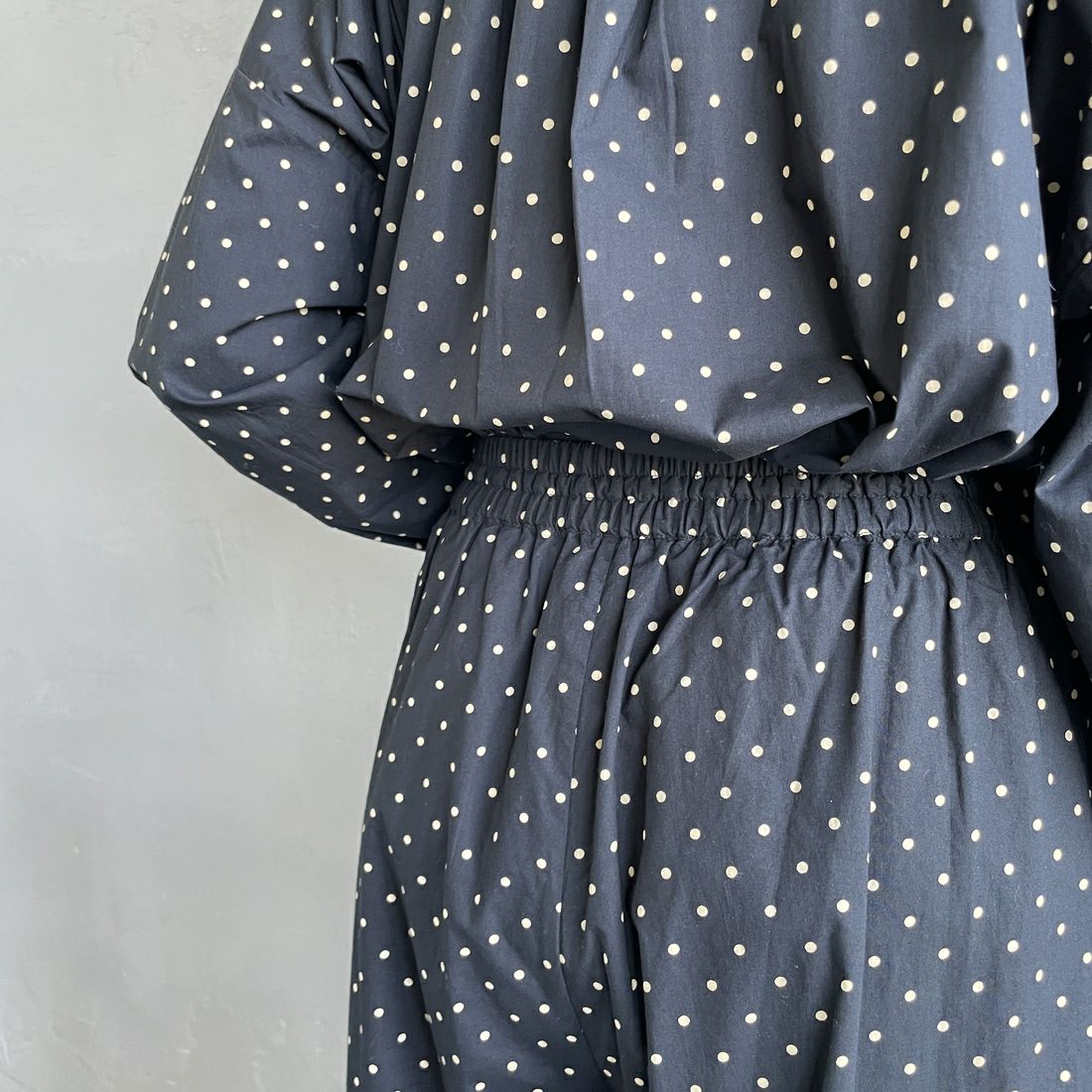 soil [ソイル] ワイドイージーパンツ [NSL22536] 992M BK/BE &&モデル身長：159cm 着用サイズ：2&&