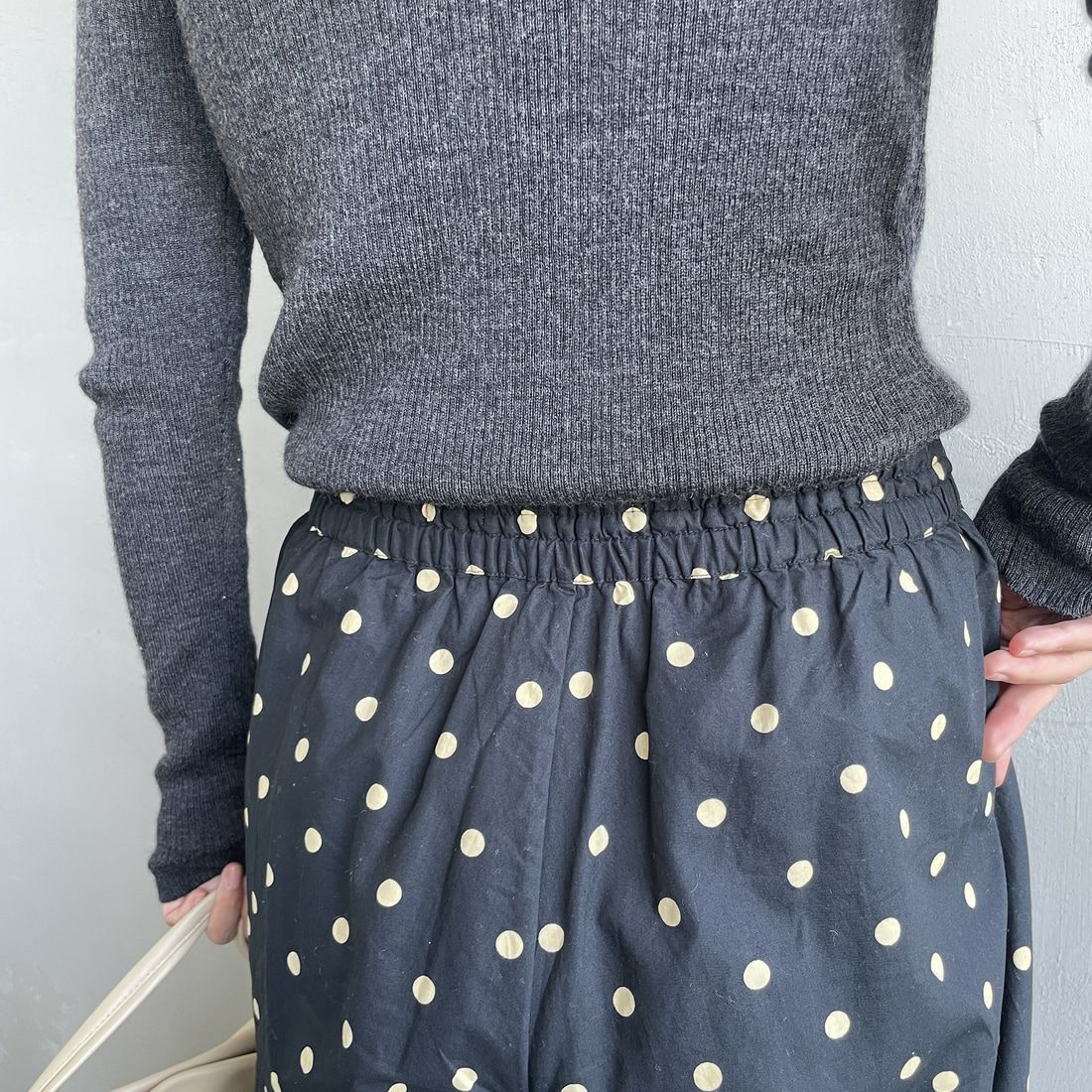 soil [ソイル] ワイドイージーパンツ [NSL22536] 992L BK/BE &&モデル身長：158cm 着用サイズ：2&&