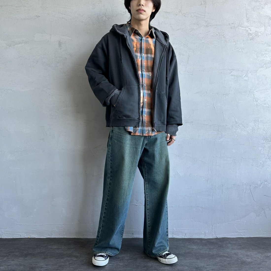 Jeans Factory Clothes [ジーンズファクトリークローズ] ピグメント ヘビー裏毛サーマルカットジップパーカー [2423-INM1] BLACK&&モデル身長：179cm 着用サイズ：L&&