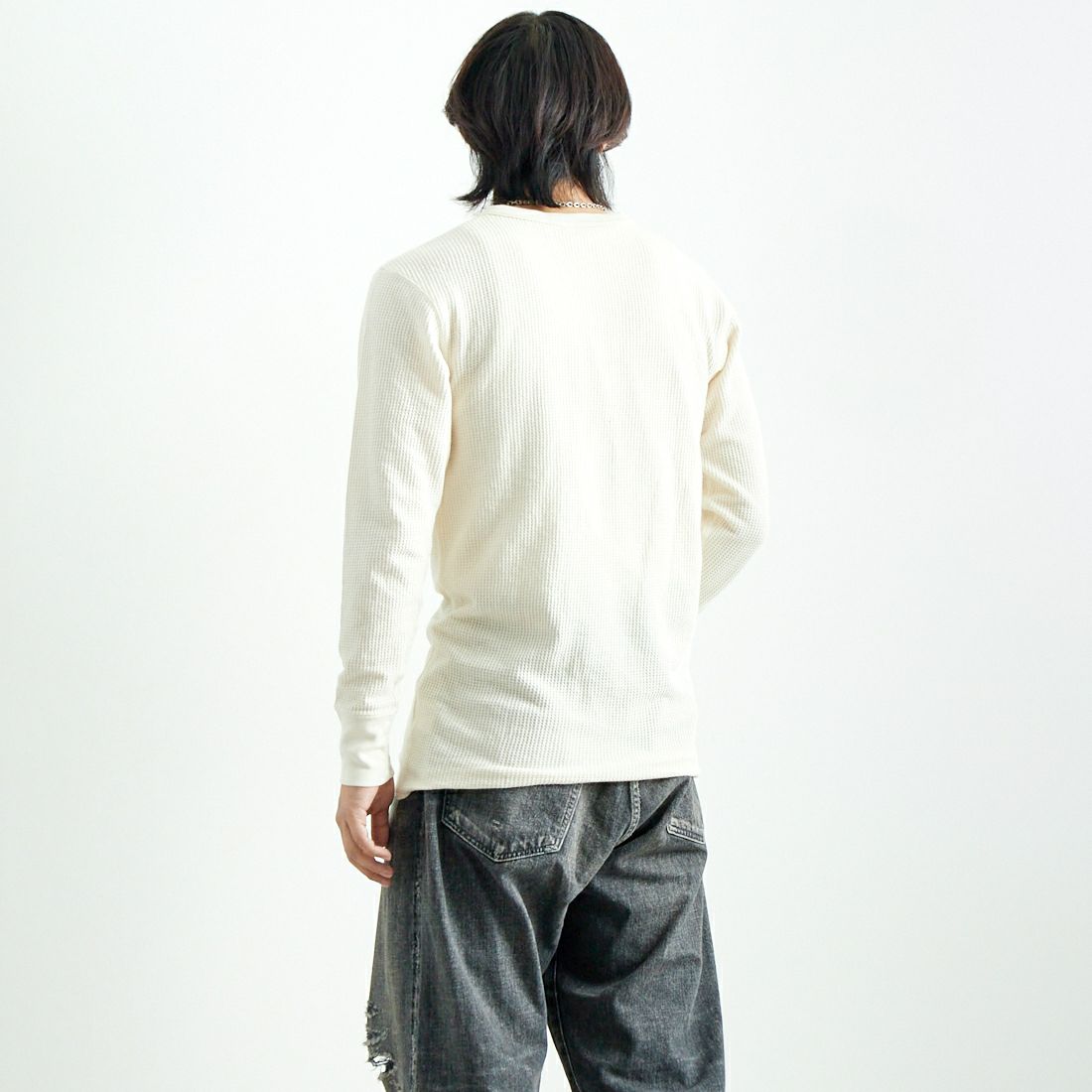 JE MORGAN [ジェイイーモーガン] ワッフルクルーネック長袖Tシャツ [JC088-52S] 01 WHITE &&モデル身長：179cm 着用サイズ：L&&
