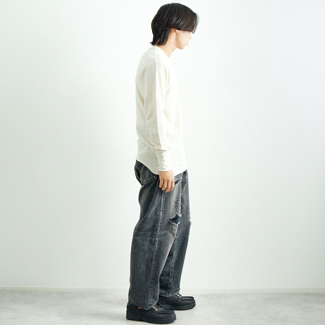 JE MORGAN [ジェイイーモーガン] ワッフルクルーネック長袖Tシャツ [JC088-52S] 01 WHITE &&モデル身長：179cm 着用サイズ：L&&