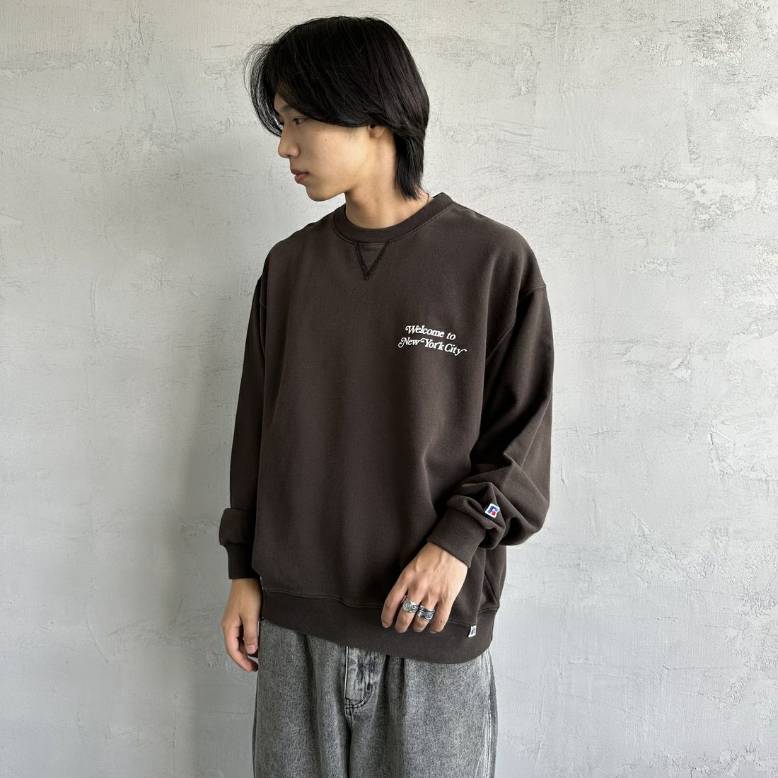 RUSSELL ATHLETIC [ラッセル アスレチック] 別注 カレッジロゴプリントスウェット [RC-243501IN-JF] BLACK &&モデル身長：179cm 着用サイズ：L&&