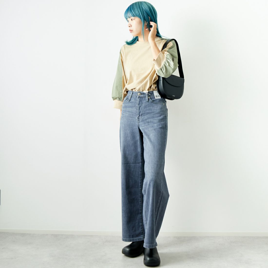 SOMETHING [サムシング] LISA ワイドデニムパンツ [SEA58] 281 GRAY &&モデル身長：167cm 着用サイズ：S&&
