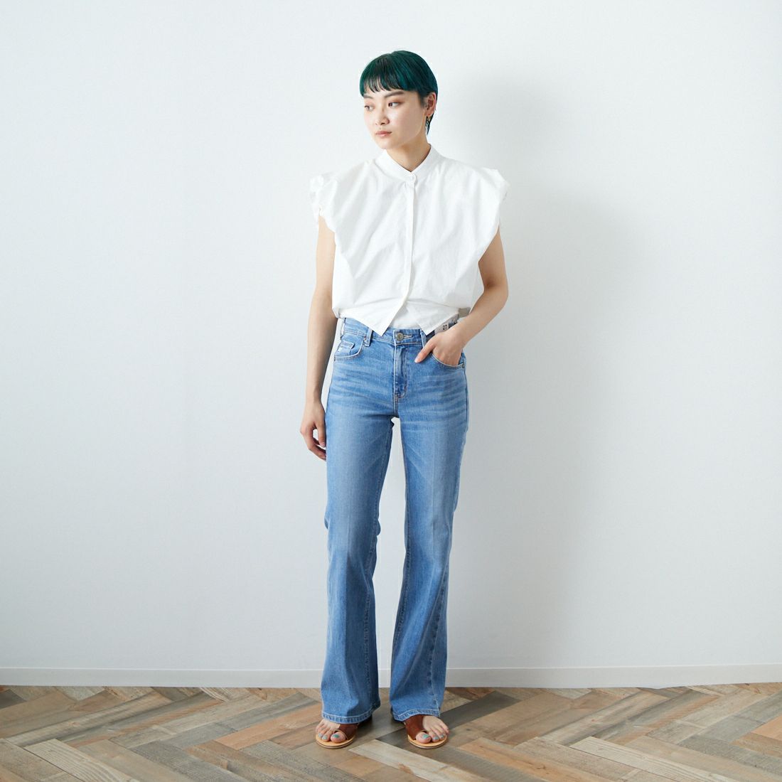 SOMETHING [サムシング] LISA フレアデニムパンツ [SKY31] 156 L.BLUE &&モデル身長：160cm 着用サイズ：27&&