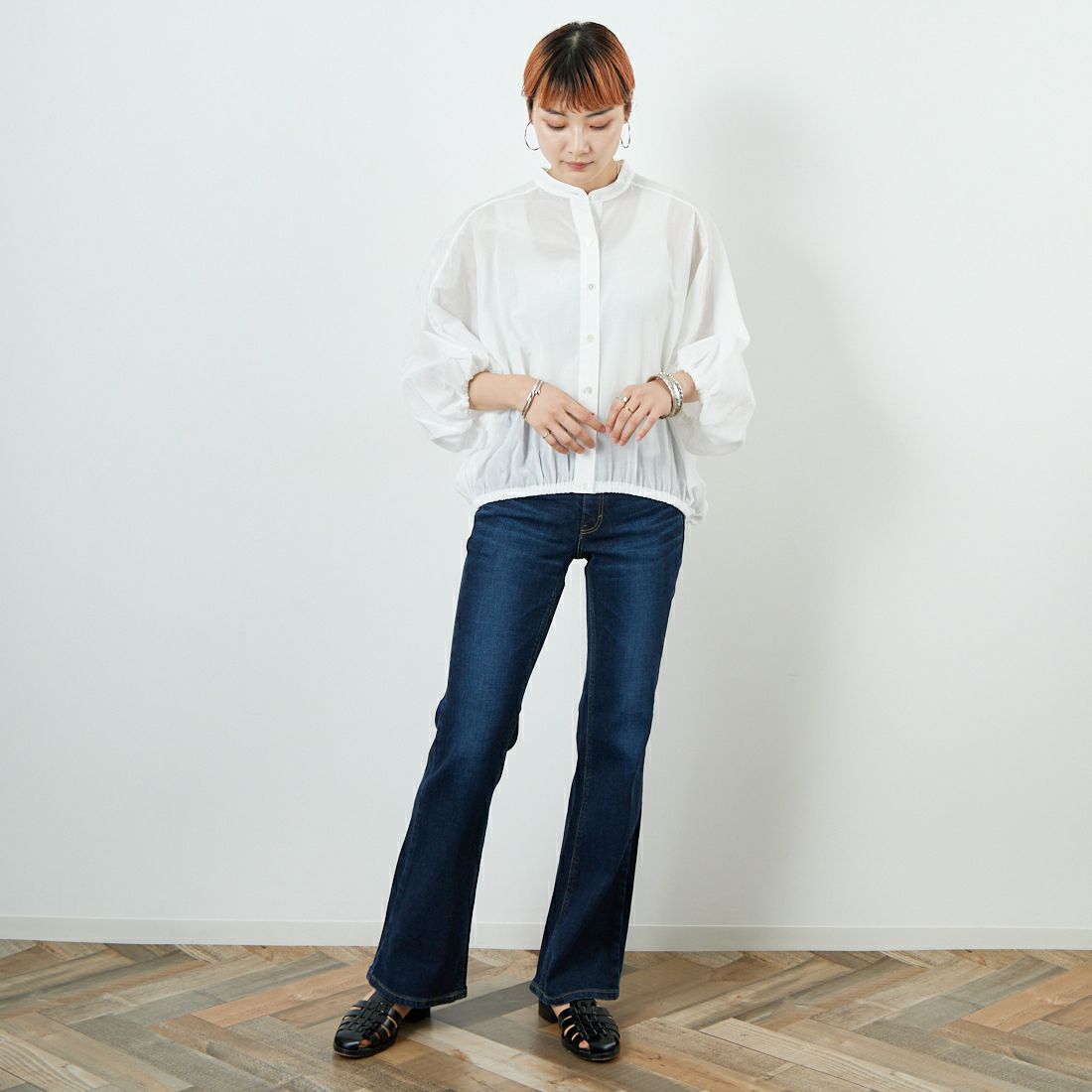 SOMETHING [サムシング] LISA フレアデニムパンツ [SKY31] 926 D.BLUE &&モデル身長：160cm 着用サイズ：26&&