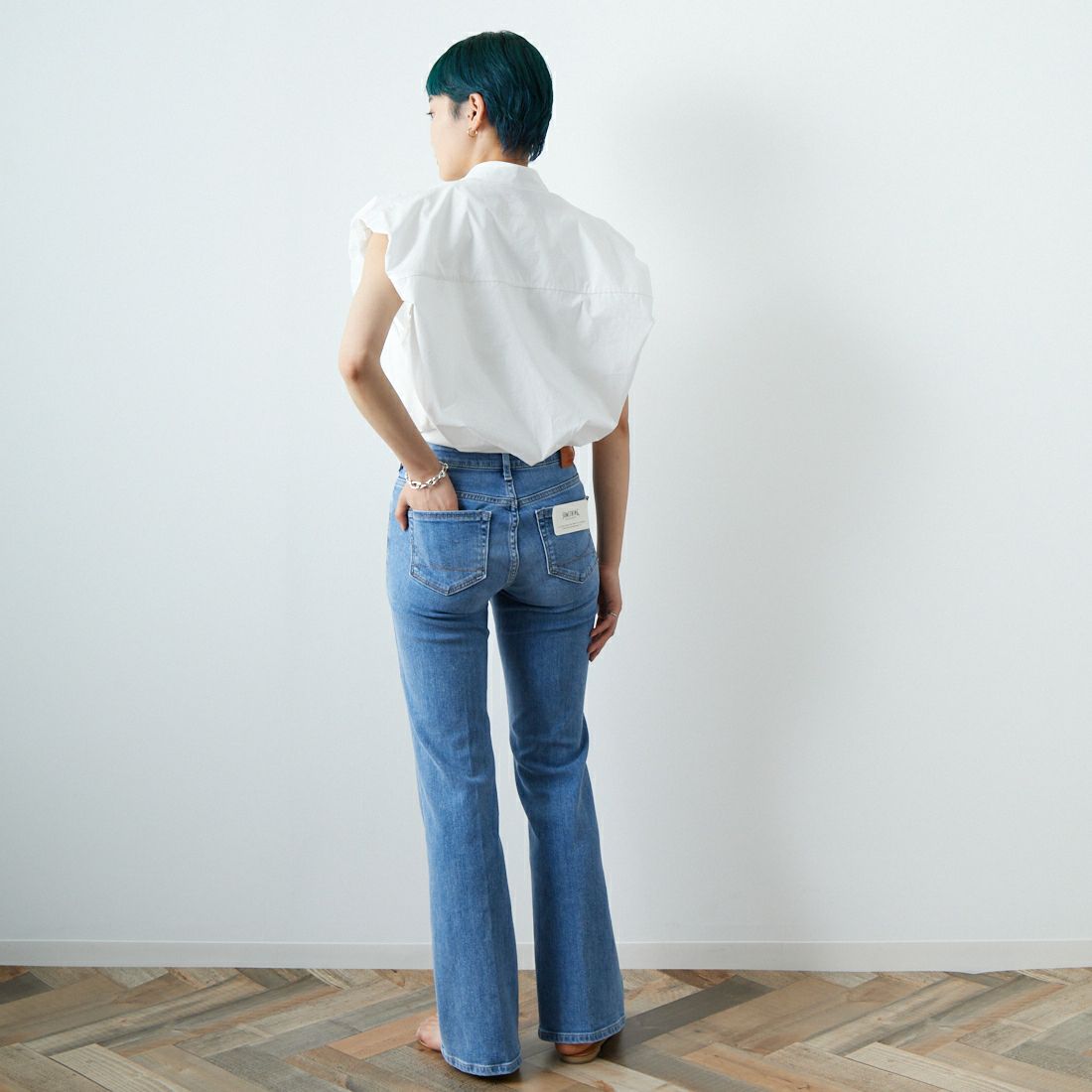SOMETHING [サムシング] LISA フレアデニムパンツ [SKY31] 156 L.BLUE &&モデル身長：160cm 着用サイズ：27&&