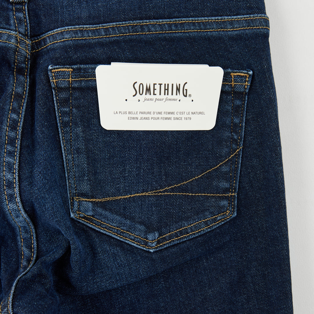 SOMETHING [サムシング] LISA フレアデニムパンツ [SKY31] 926 D.BLUE &&モデル身長：160cm 着用サイズ：26&&