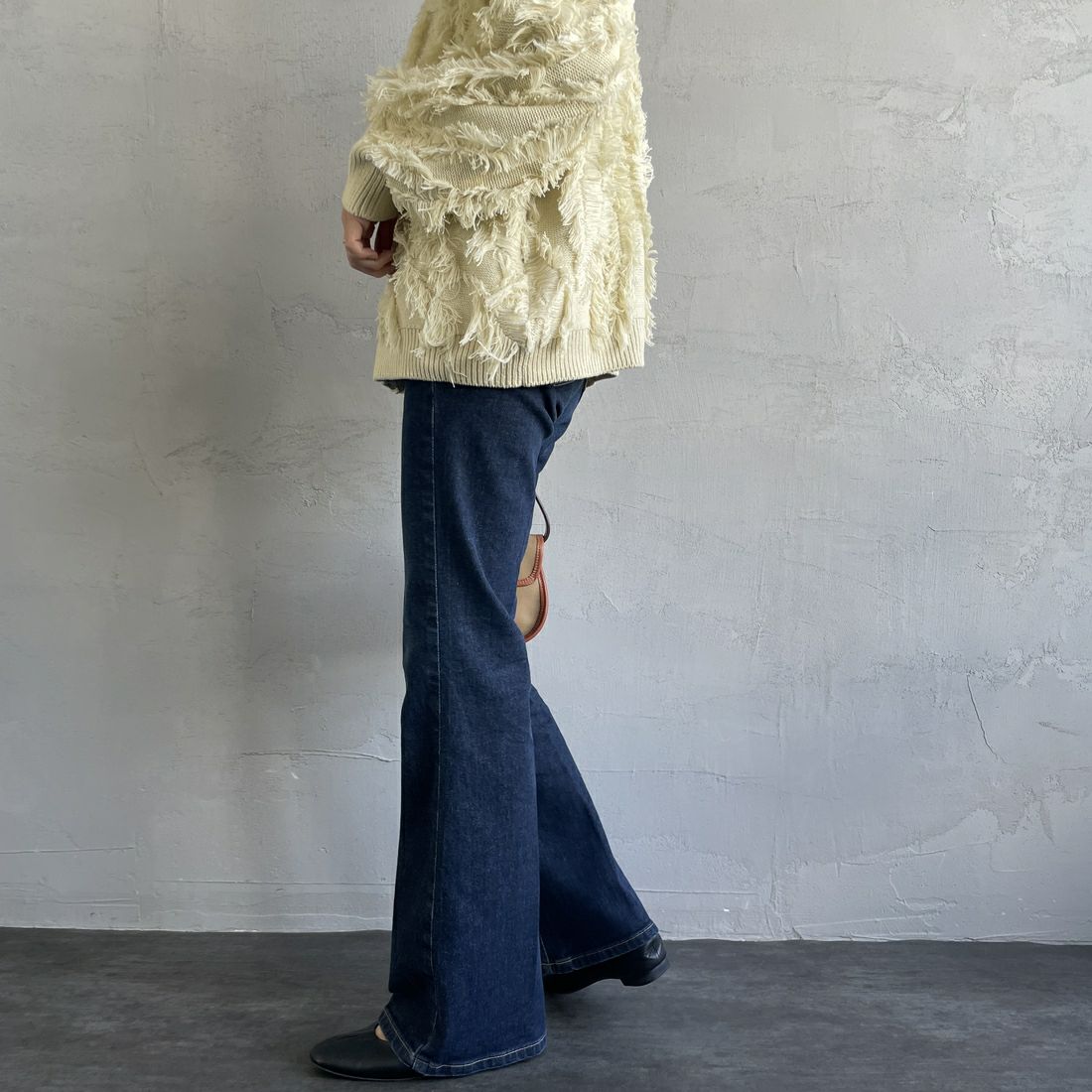 SOMETHING [サムシング] LISA フレアデニムパンツ [SKY31] 126 S.BLUE &&モデル身長：160cm 着用サイズ：27&&