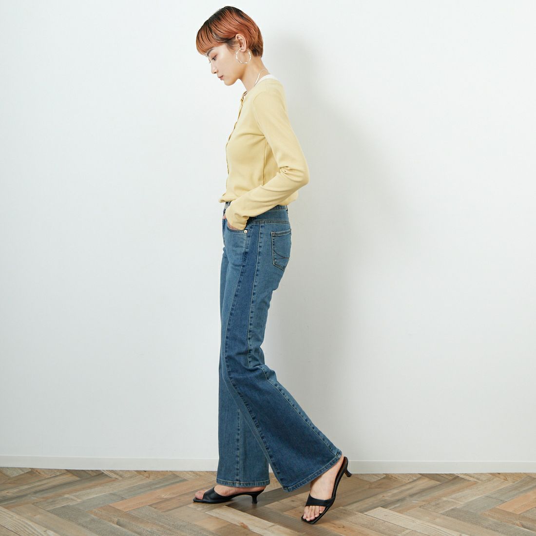 SOMETHING [サムシング] LISA フレアデニムパンツ [SKY31] 986 BICOLO &&モデル身長：160cm 着用サイズ：26&&