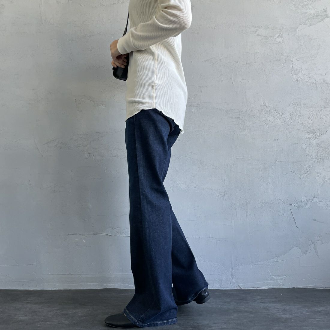 SOMETHING [サムシング] LISA フレアデニムパンツ [SKY31] 126 S.BLUE &&モデル身長：160cm 着用サイズ：29&&