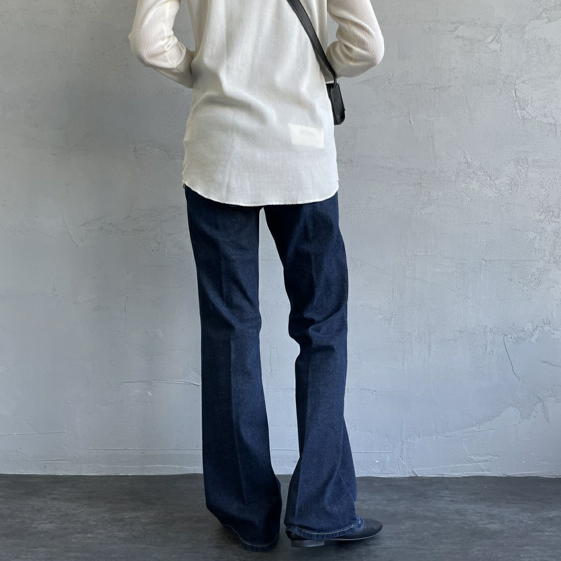 SOMETHING [サムシング] LISA フレアデニムパンツ [SKY31] 126 S.BLUE &&モデル身長：160cm 着用サイズ：29&&