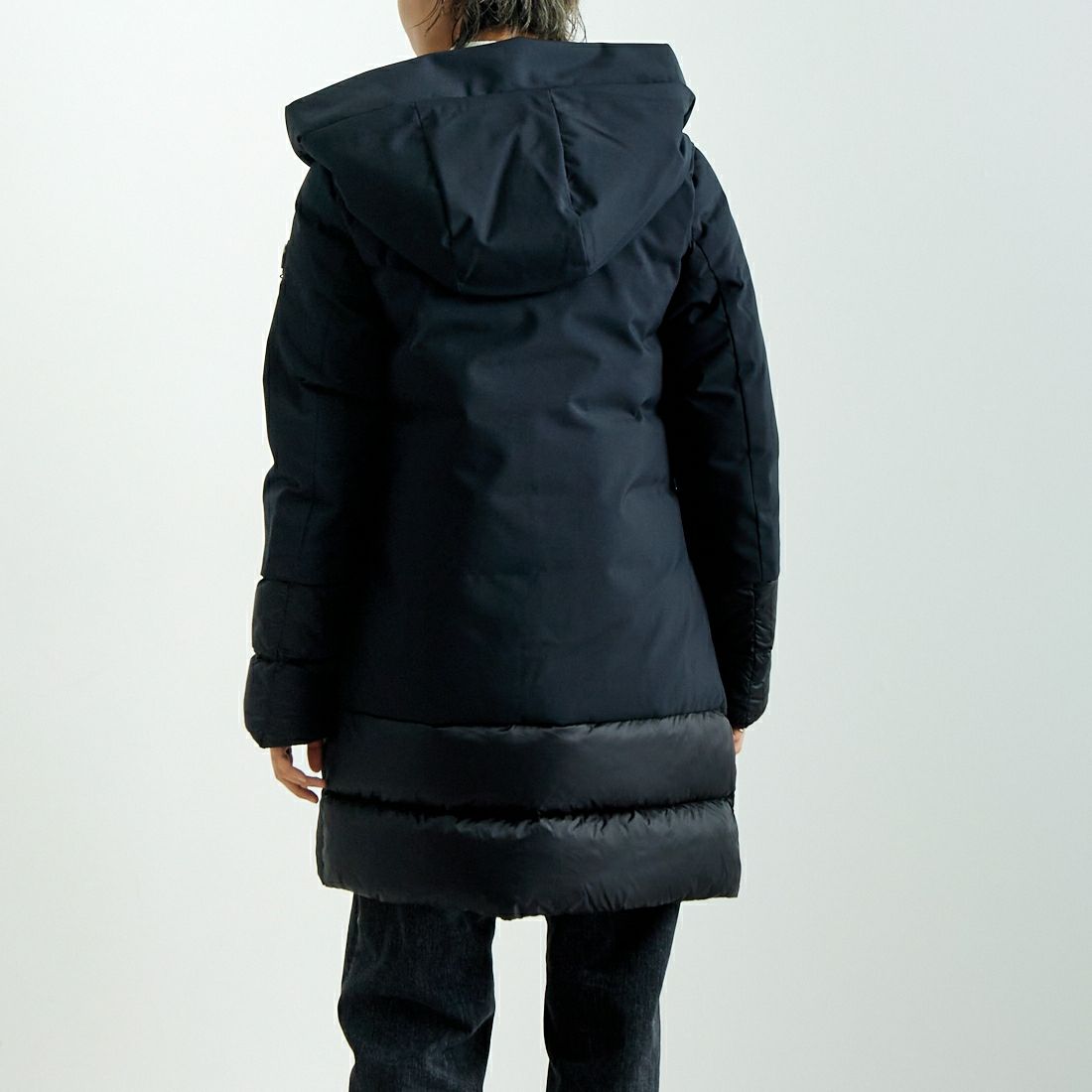 CAPE HORN [ケープホーン] CANDELARIA ダウンコート [72542] 500 BLACK &&モデル身長：160cm 着用サイズ：40&&