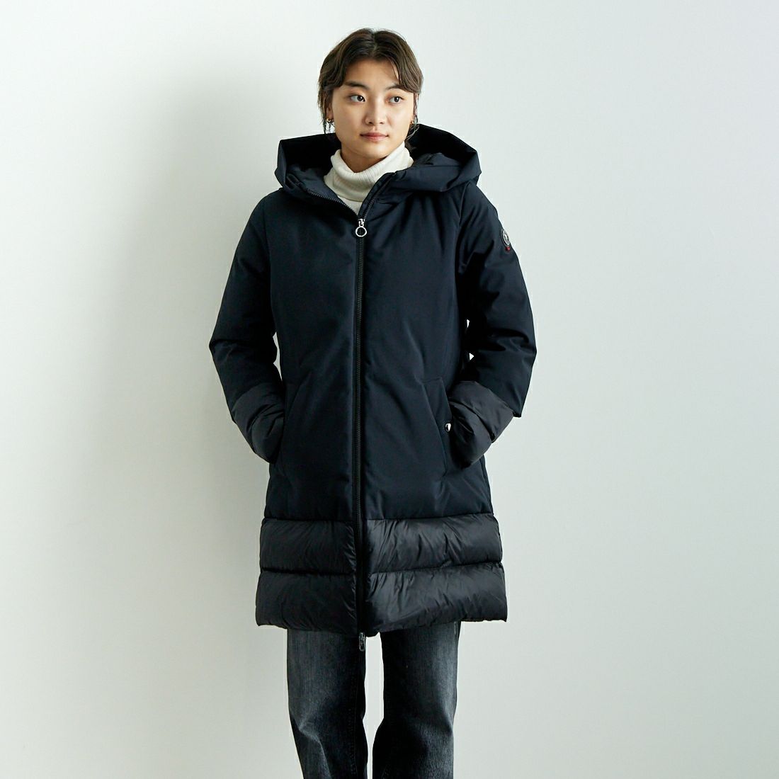 CAPE HORN [ケープホーン] CANDELARIA ダウンコート [72542] 500 BLACK &&モデル身長：160cm 着用サイズ：40&&
