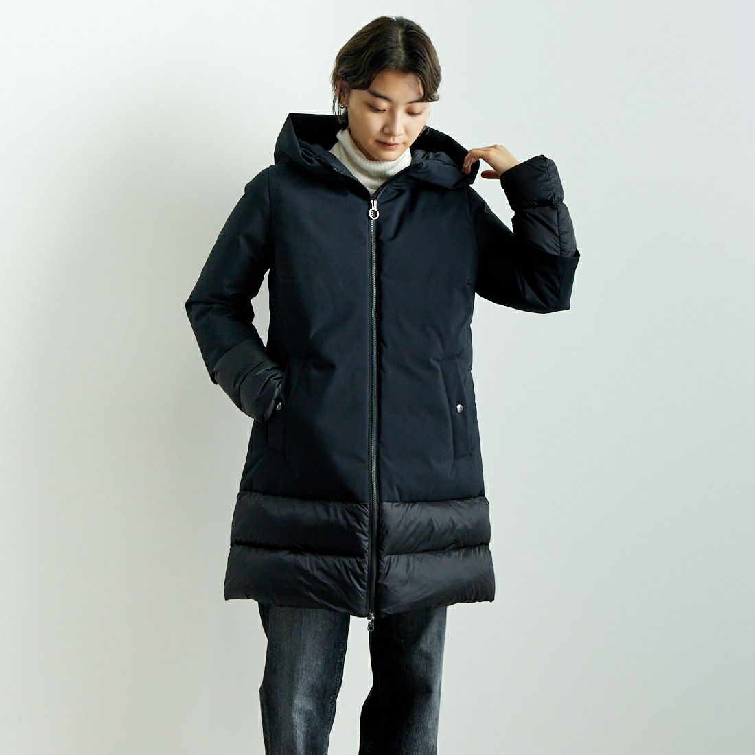 CAPE HORN [ケープホーン] CANDELARIA ダウンコート [72542] 500 BLACK &&モデル身長：160cm 着用サイズ：40&&