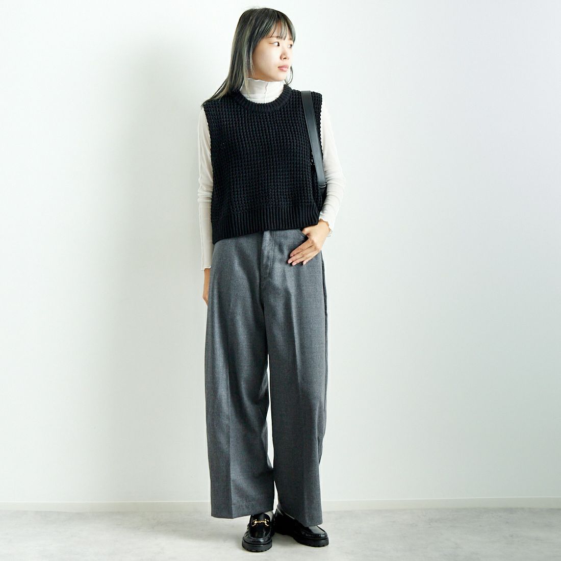 MICA&DEAL [マイカアンドディール] ワイドストレートパンツ [0124403269] GRAY &&モデル身長：167cm 着用サイズ：36&&
