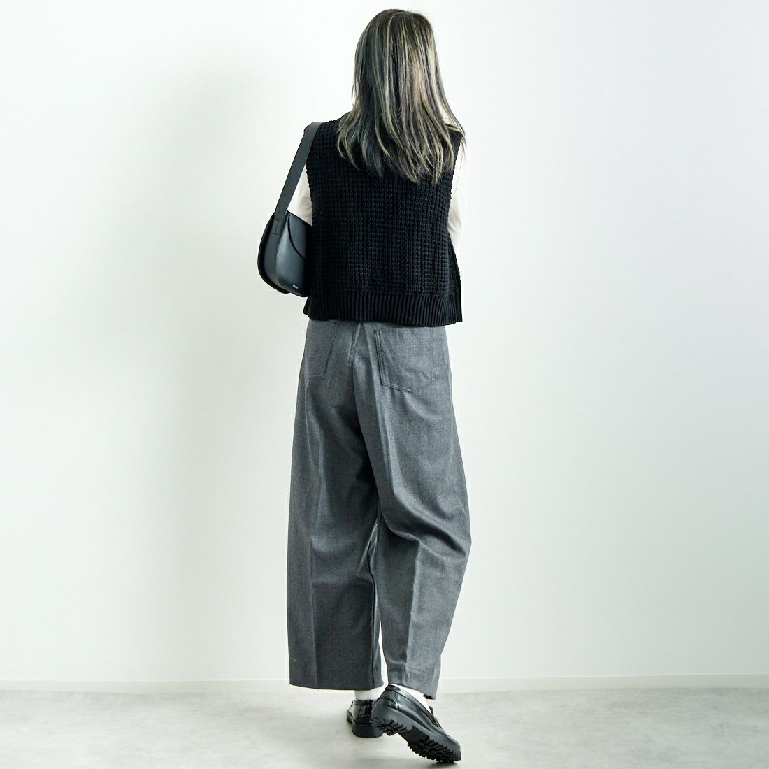 MICA&DEAL [マイカアンドディール] ワイドストレートパンツ [0124403269] GRAY &&モデル身長：167cm 着用サイズ：36&&