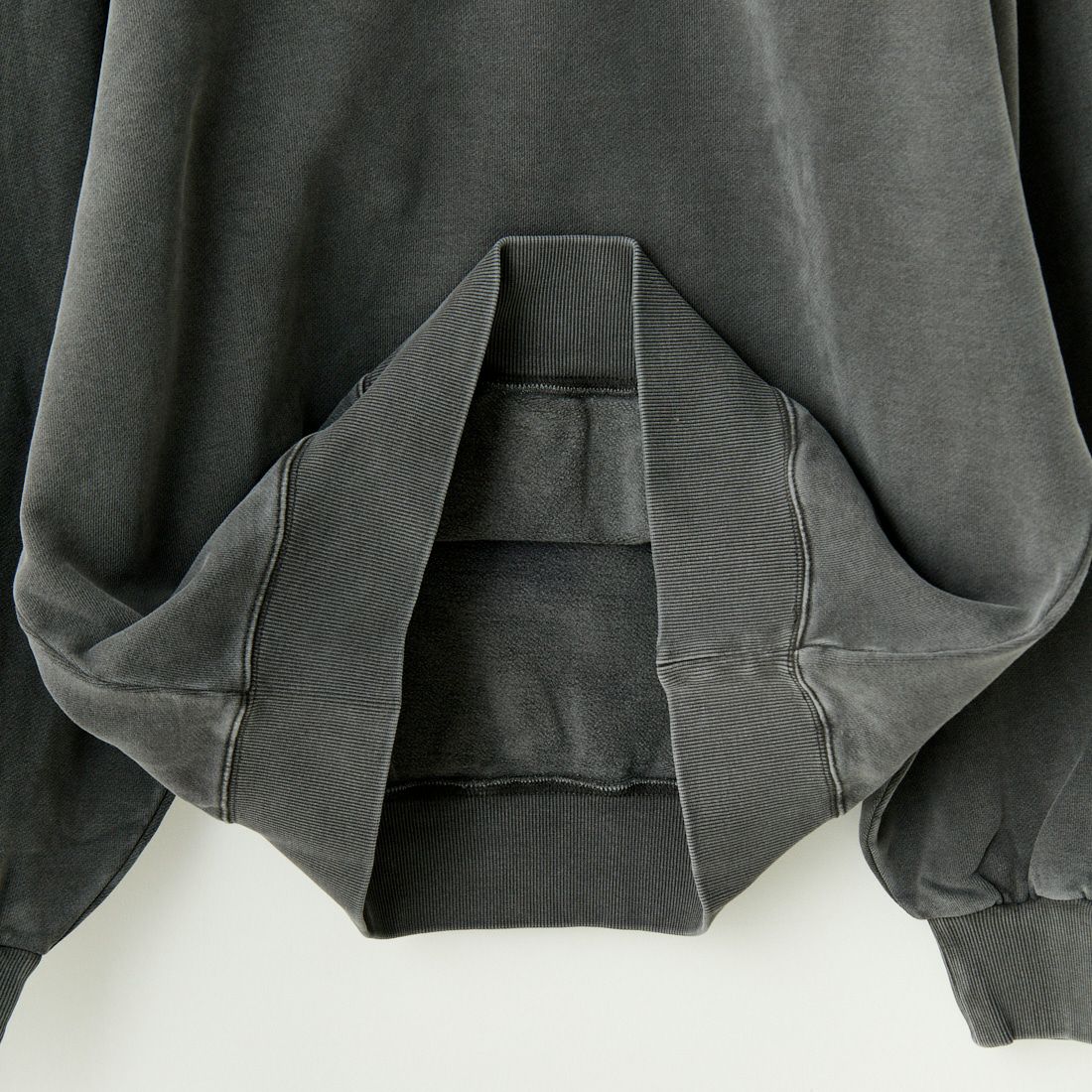 carhartt WIP [カーハートダブリューアイピー] ビスタスウェットシャツ [I029522] GRAPHITE