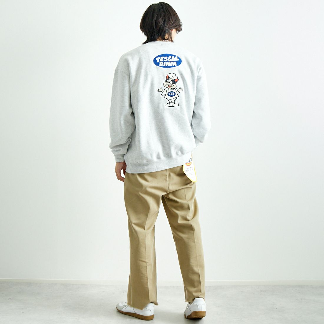 The Endless Summer [エンドレスサマー] クルーネックスウェット [C-24774300] 06 OATMEAL &&モデル身長：179cm 着用サイズ：L&&