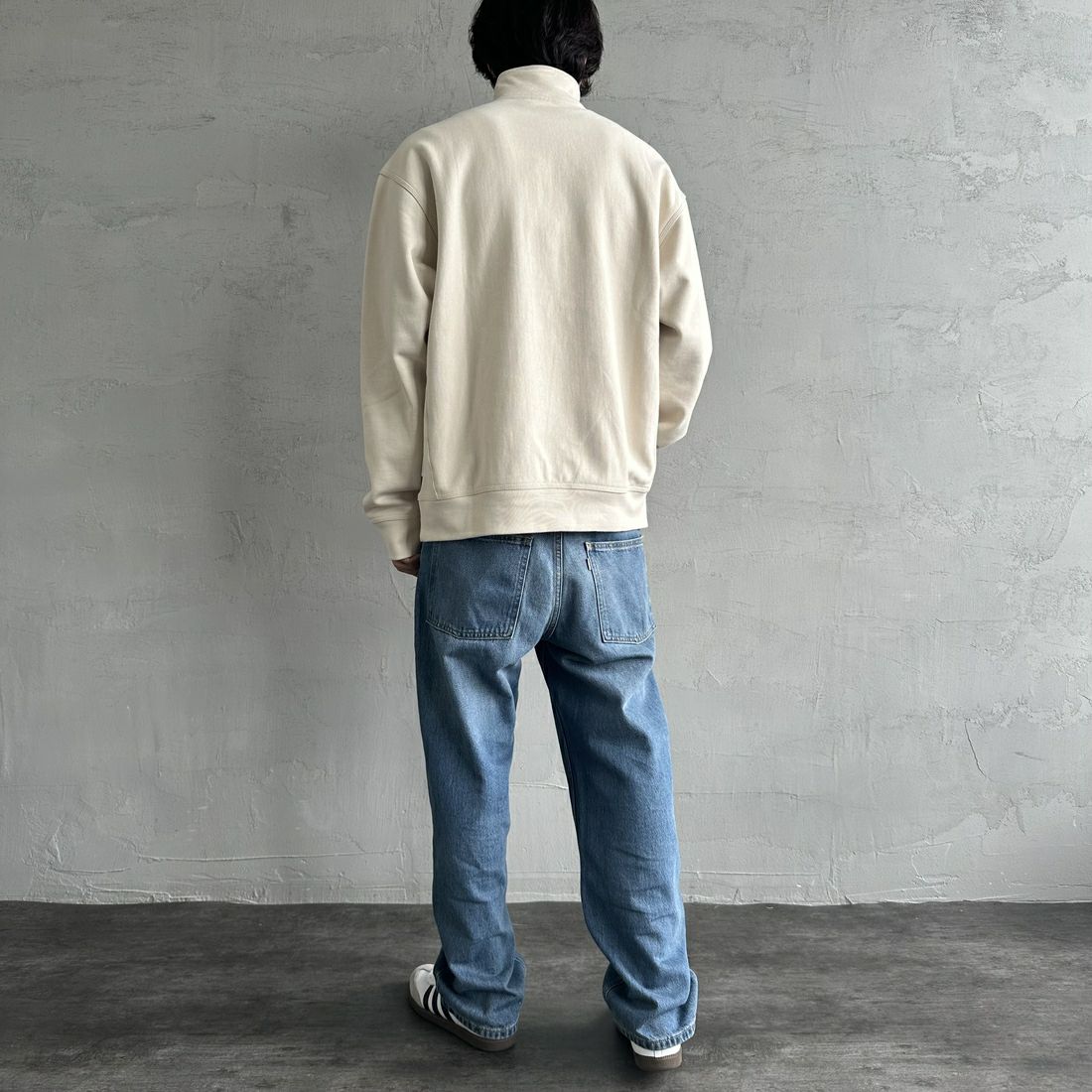 carhartt WIP [カーハートダブリューアイピー] ハーフジップアメリカンスクリプトスウェットシャツ [I027014] MOONBEAM &&モデル身長：179cm 着用サイズ：L&&