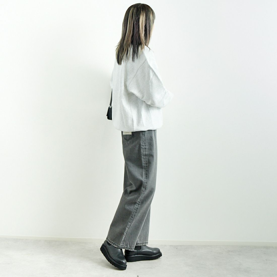 carhartt WIP [カーハートダブリューアイピー] ハーフジップアメリカンスクリプトスウェットシャツ [I027014] ASH HEATHE &&モデル身長：167cm 着用サイズ：S&&