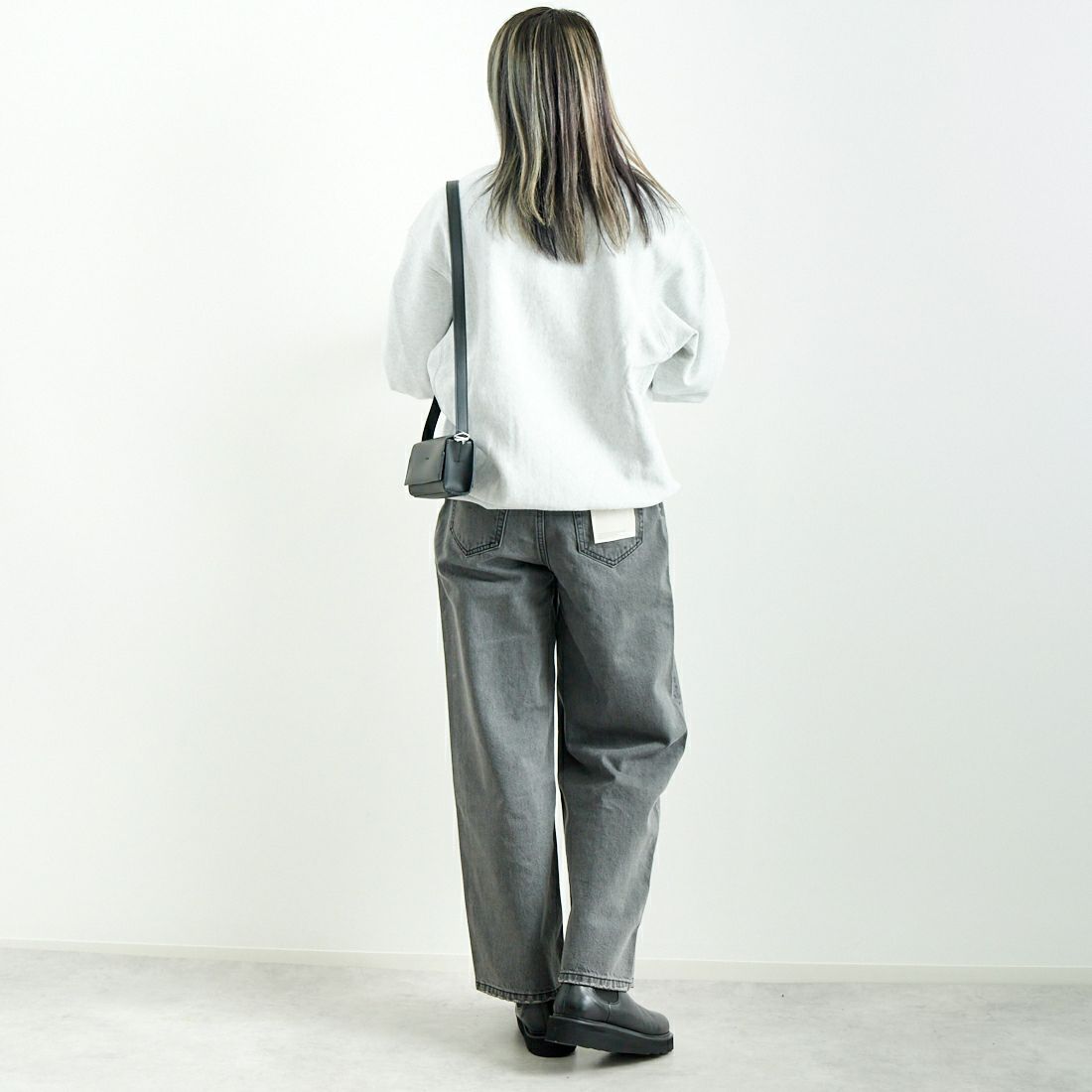 carhartt WIP [カーハートダブリューアイピー] ハーフジップアメリカンスクリプトスウェットシャツ [I027014] ASH HEATHE &&モデル身長：167cm 着用サイズ：S&&