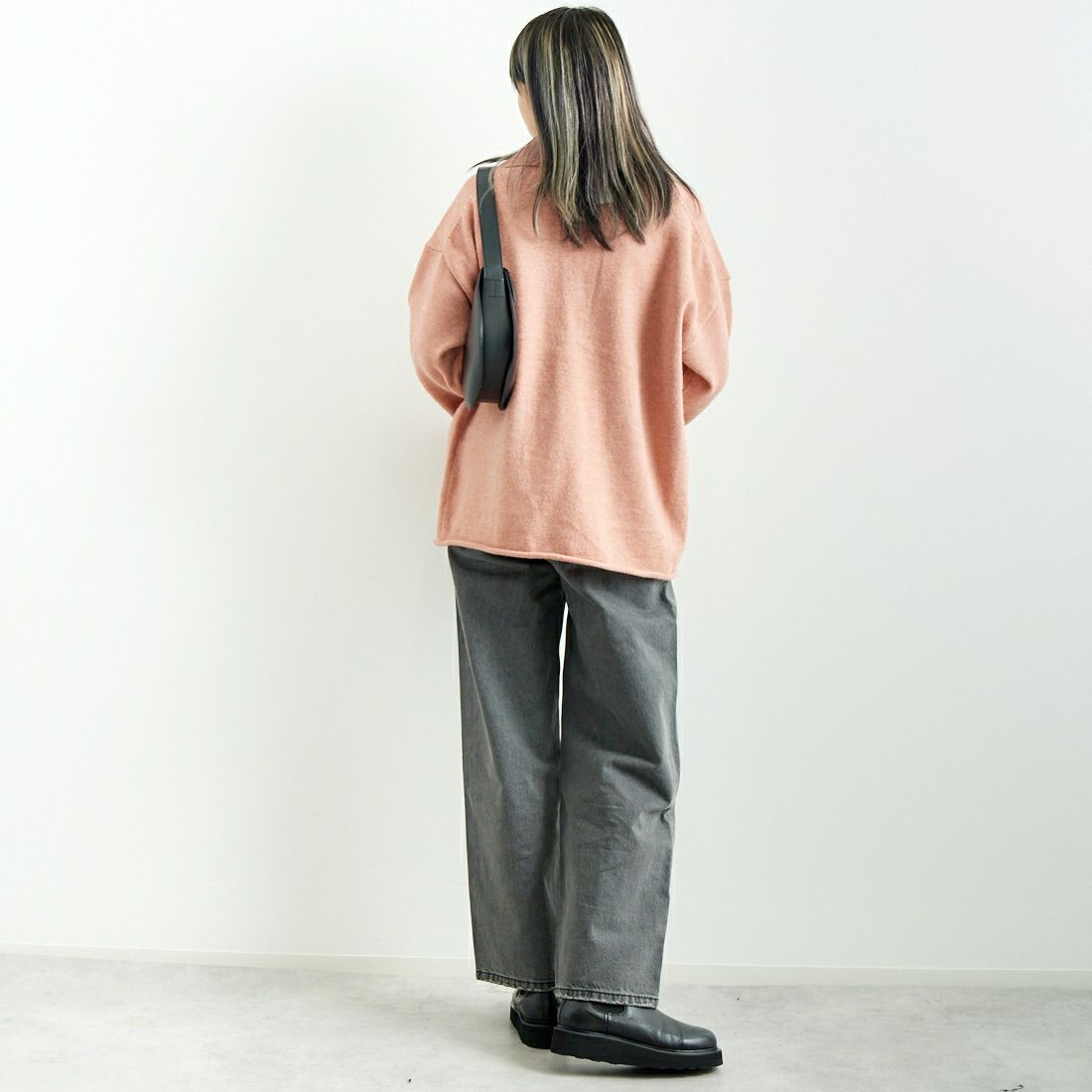 CHIGNON [シニヨン] スキッパーニットプルオーバー [9245-307DP] PINK &&モデル身長：167cm 着用サイズ：F&&