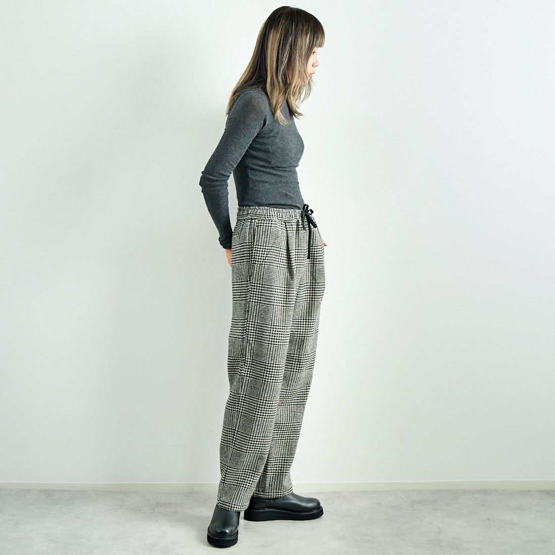 anuke [アンヌーク] ベーシックコットン タートルネックニット [62420529] C/GRY &&モデル身長：167cm 着用サイズ：F&&