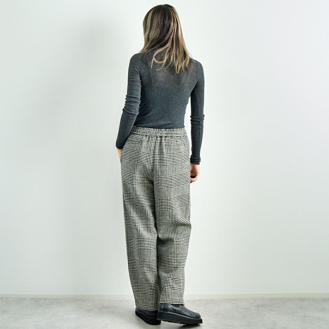 anuke [アンヌーク] ベーシックコットン タートルネックニット [62420529] C/GRY &&モデル身長：167cm 着用サイズ：F&&