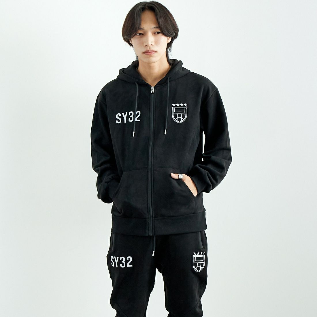 BLACK&&モデル身長：179cm 着用サイズ：L&&