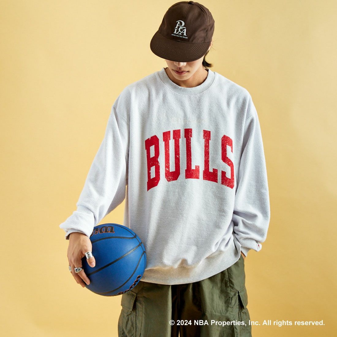 OFF THE COURT BY NBA [オフ ザ コート バイ エヌビーエー] 別注 インサイドアウト ロゴプリントクルーネックスウェット [24AW-JF-01]