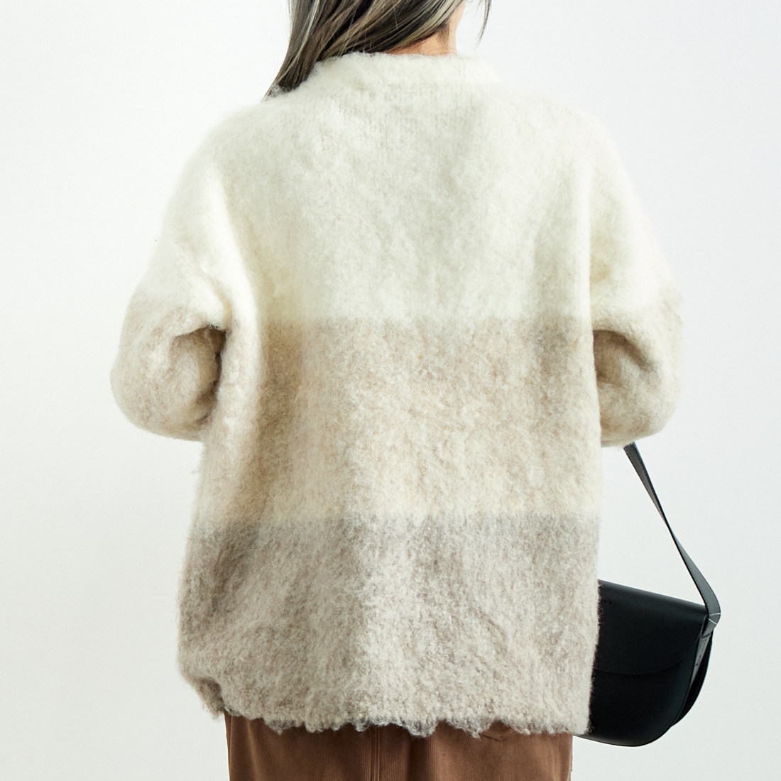 CLOCHE [クロシェ] グラデーションシャギーニット [45285630] ﾍﾞｰｼﾞｭ &&モデル身長：167cm 着用サイズ：2&&