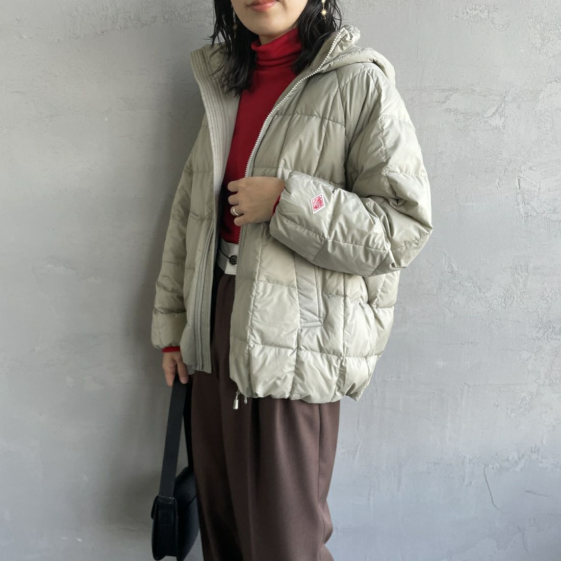 DANTON [ダントン] ダウンフーデッドジャケット [DT-A0567NRP] GREIGE&&モデル身長：160cm 着用サイズ：S&&