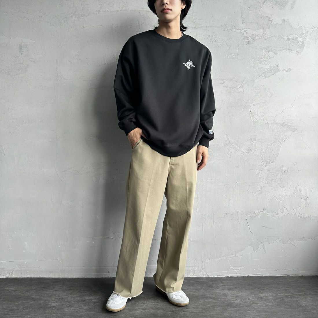 The Endless Summer [エンドレスサマー] 別注 TES CALバックロゴ刺繍スウェット [C-24774505-JF] 01 BLACK &&モデル身長：179cm 着用サイズ：XL&&