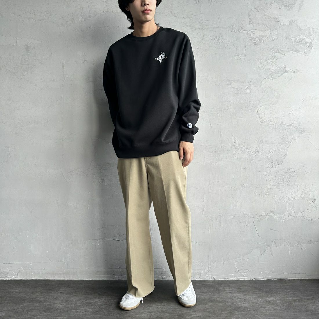 The Endless Summer [エンドレスサマー] 別注 TES CALバックロゴ刺繍スウェット [C-24774505-JF] 01 BLACK &&モデル身長：179cm 着用サイズ：XL&&