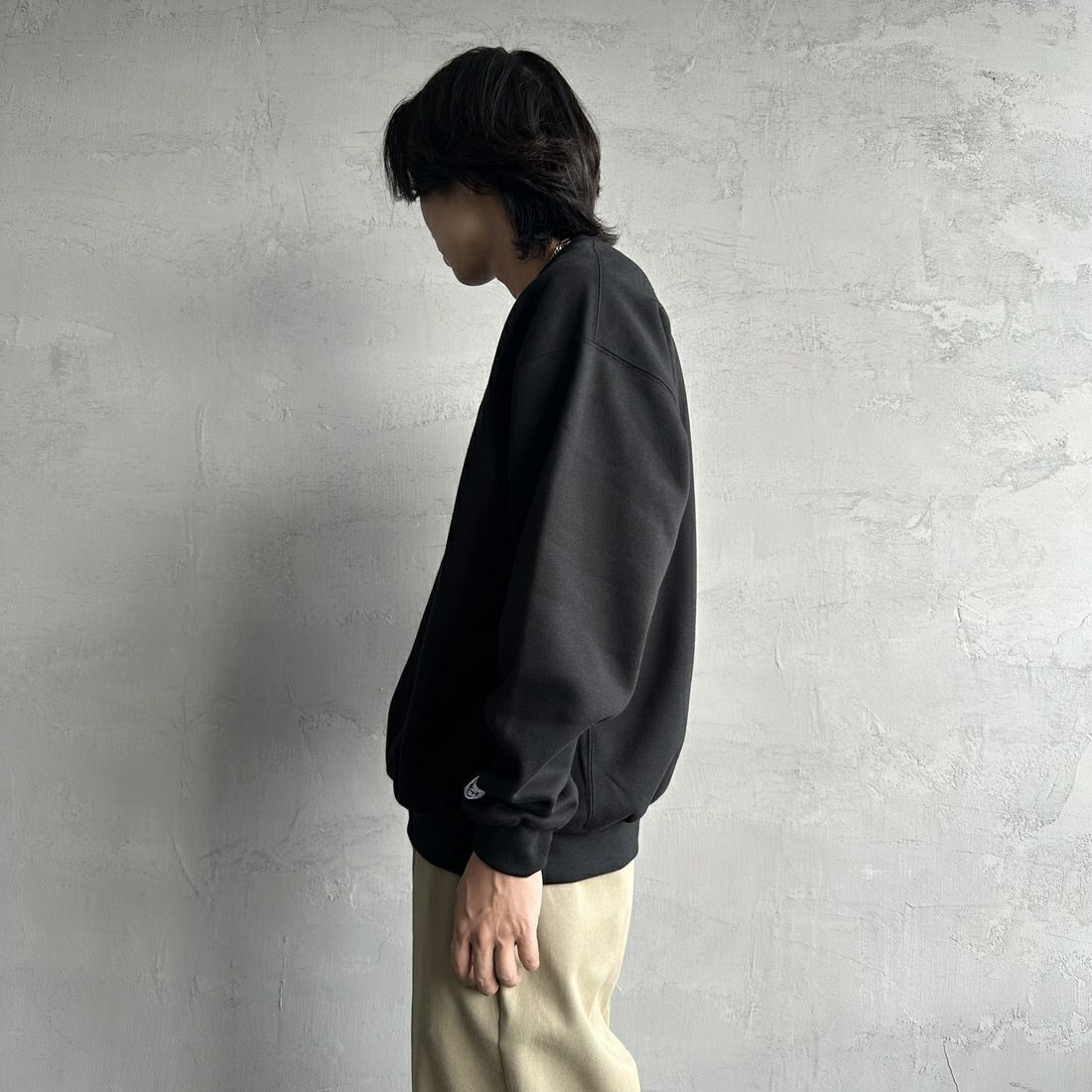 The Endless Summer [エンドレスサマー] 別注 TES CALバックロゴ刺繍スウェット [C-24774505-JF] 01 BLACK &&モデル身長：179cm 着用サイズ：M&&