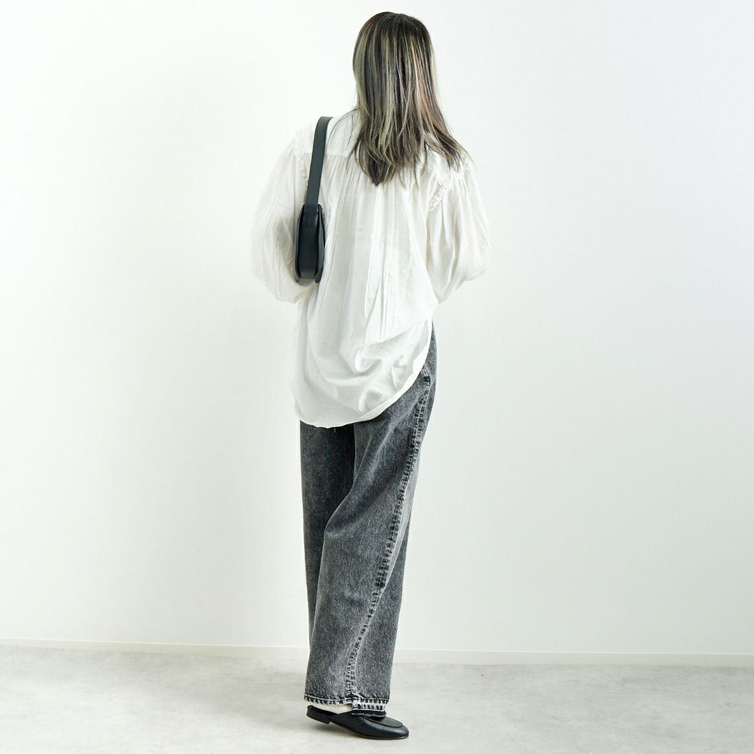 crinkle crinkle crinkle [クリンクル クリンクル クリンクル] ピンタックフリルブラウス [CC-3006] WHITE &&モデル身長：167cm 着用サイズ：F&&