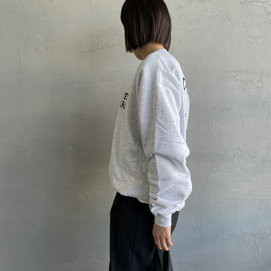 The Endless Summer [エンドレスサマー] 別注 TES CALIF MAP バック刺繍スウェット [C-24774504-JF] 03 GRAY &&モデル身長：159cm 着用サイズ：S&&