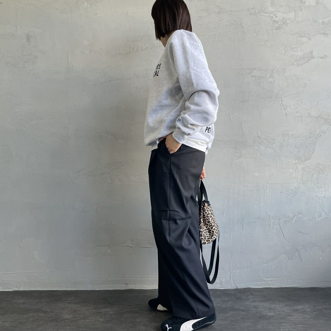 The Endless Summer [エンドレスサマー] 別注 TES CALIF MAP バック刺繍スウェット [C-24774504-JF] 03 GRAY &&モデル身長：159cm 着用サイズ：S&&