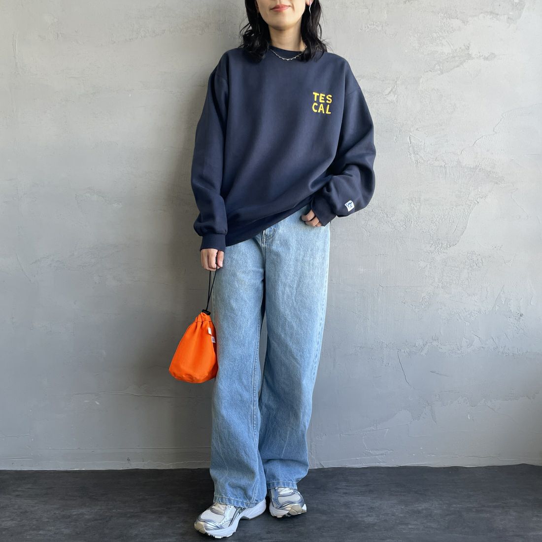 The Endless Summer [エンドレスサマー] 別注 TES CALIF MAP バック刺繍スウェット [C-24774504-JF] 60 NAVY &&モデル身長：160cm 着用サイズ：S&&