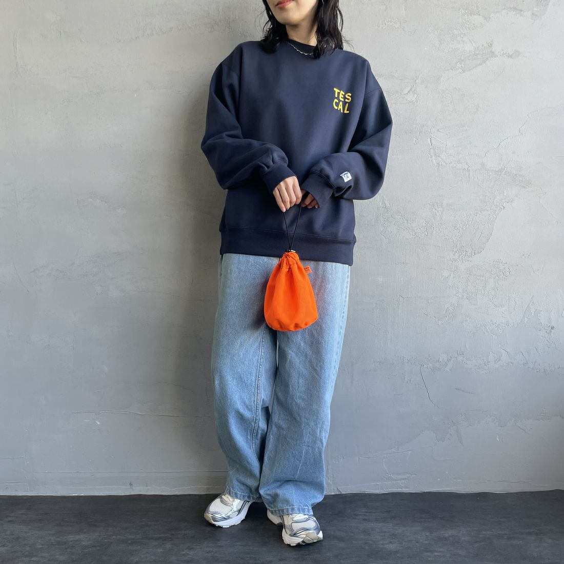 The Endless Summer [エンドレスサマー] 別注 TES CALIF MAP バック刺繍スウェット [C-24774504-JF] 60 NAVY &&モデル身長：160cm 着用サイズ：S&&