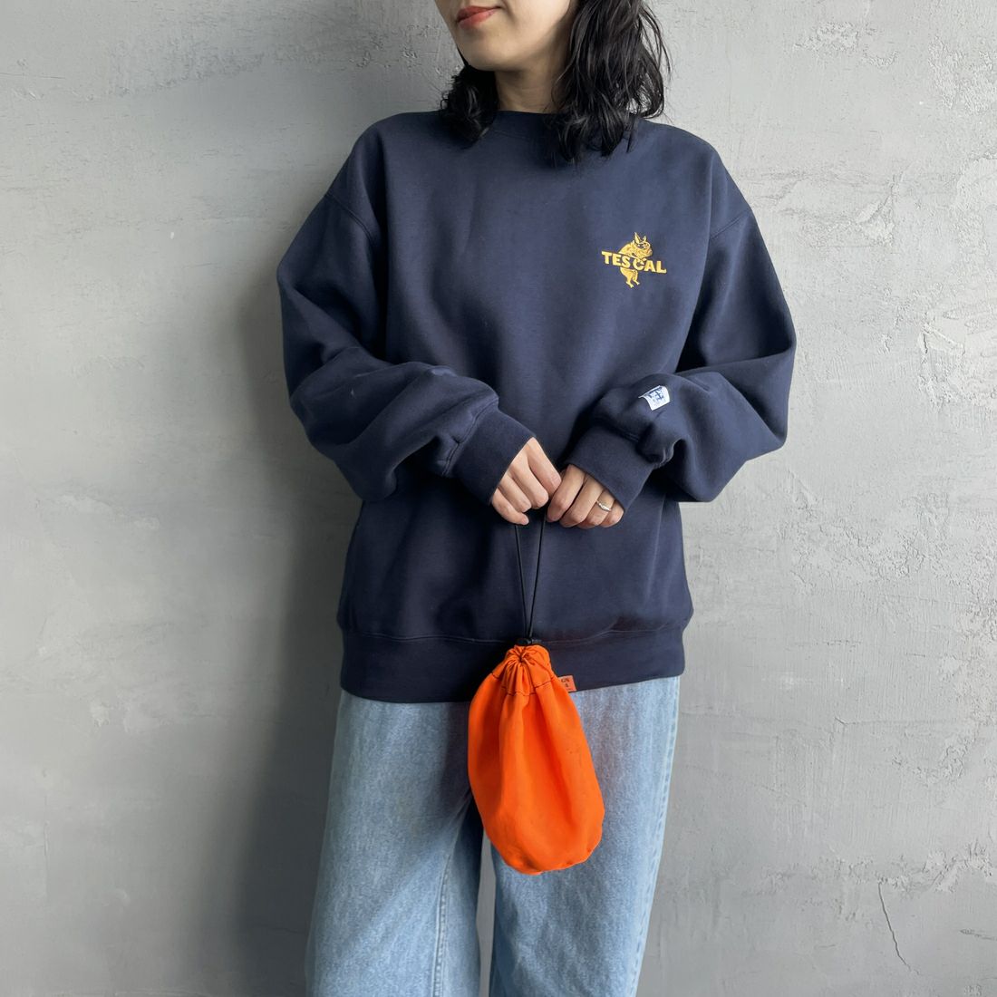 The Endless Summer [エンドレスサマー] 別注 TES CALバックロゴ刺繍スウェット [C-24774505-JF] 60 NAVY &&モデル身長：160cm 着用サイズ：S&&