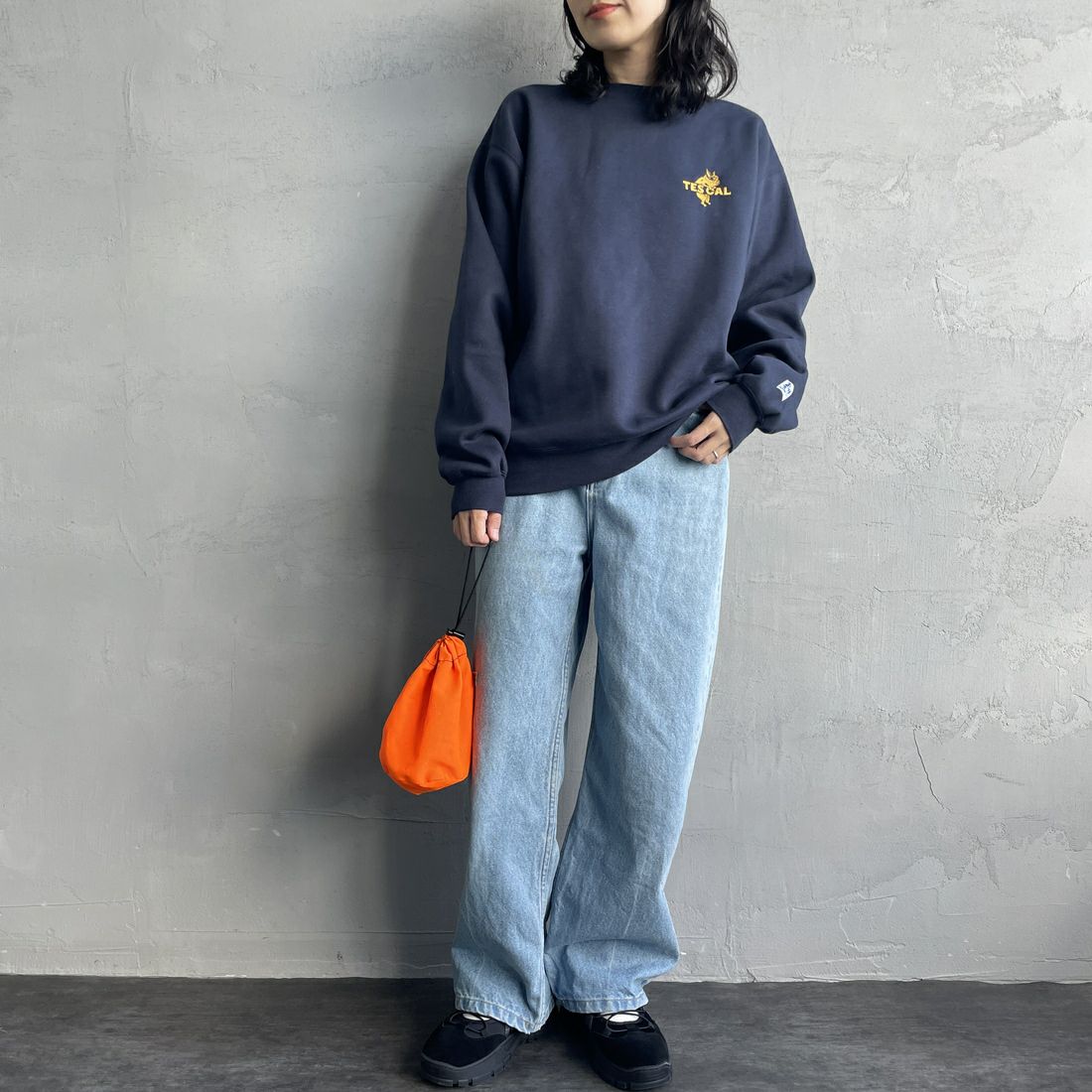 The Endless Summer [エンドレスサマー] 別注 TES CALバックロゴ刺繍スウェット [C-24774505-JF] 60 NAVY &&モデル身長：160cm 着用サイズ：S&&