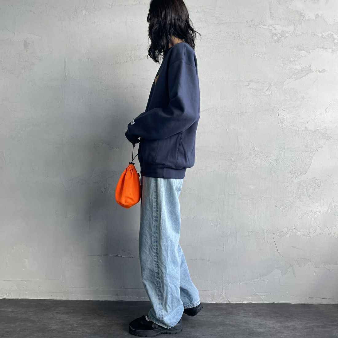 The Endless Summer [エンドレスサマー] 別注 TES CALバックロゴ刺繍スウェット [C-24774505-JF] 60 NAVY &&モデル身長：160cm 着用サイズ：S&&