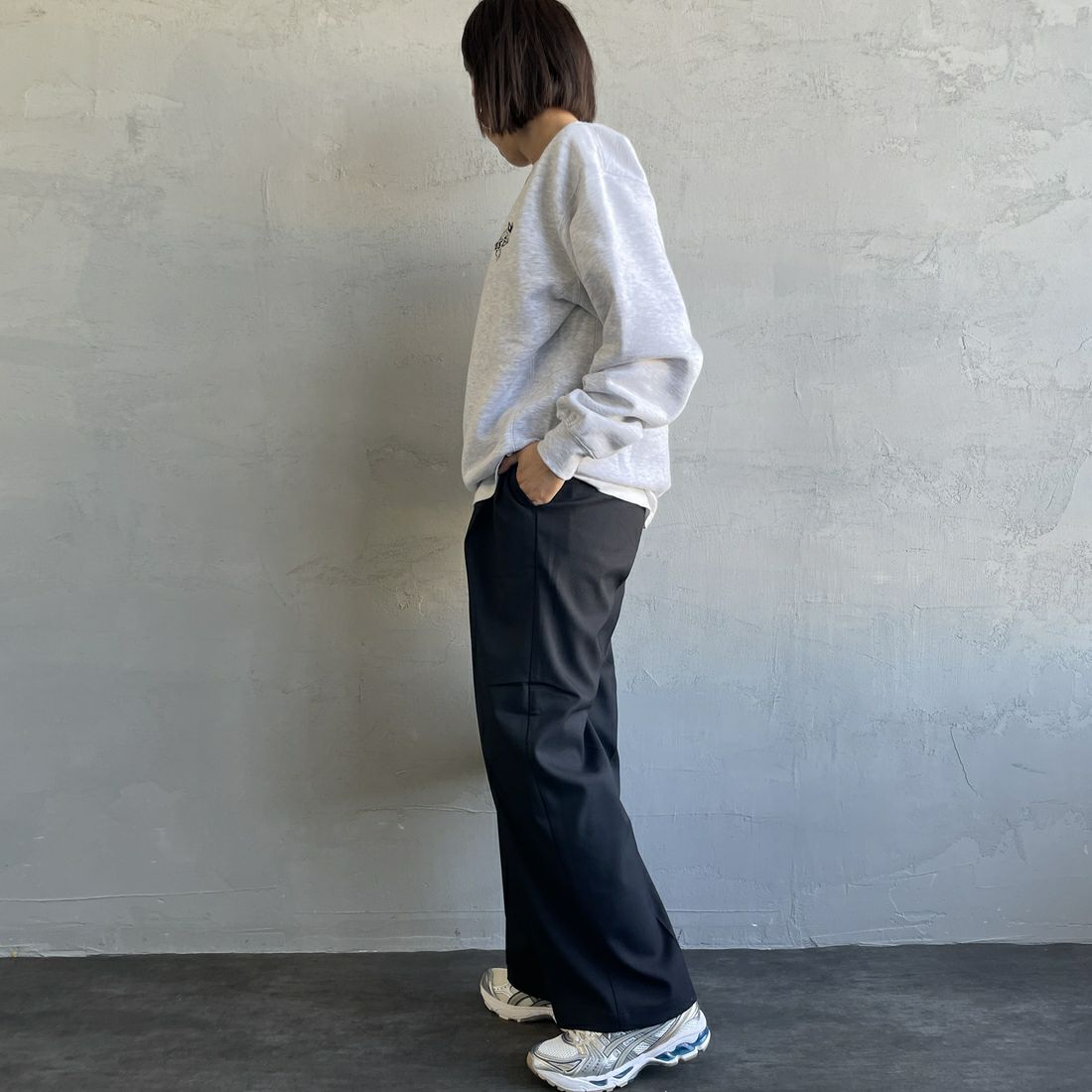 The Endless Summer [エンドレスサマー] 別注 TES CALバックロゴ刺繍スウェット [C-24774505-JF] 03 GRAY &&モデル身長：159cm 着用サイズ：S&&