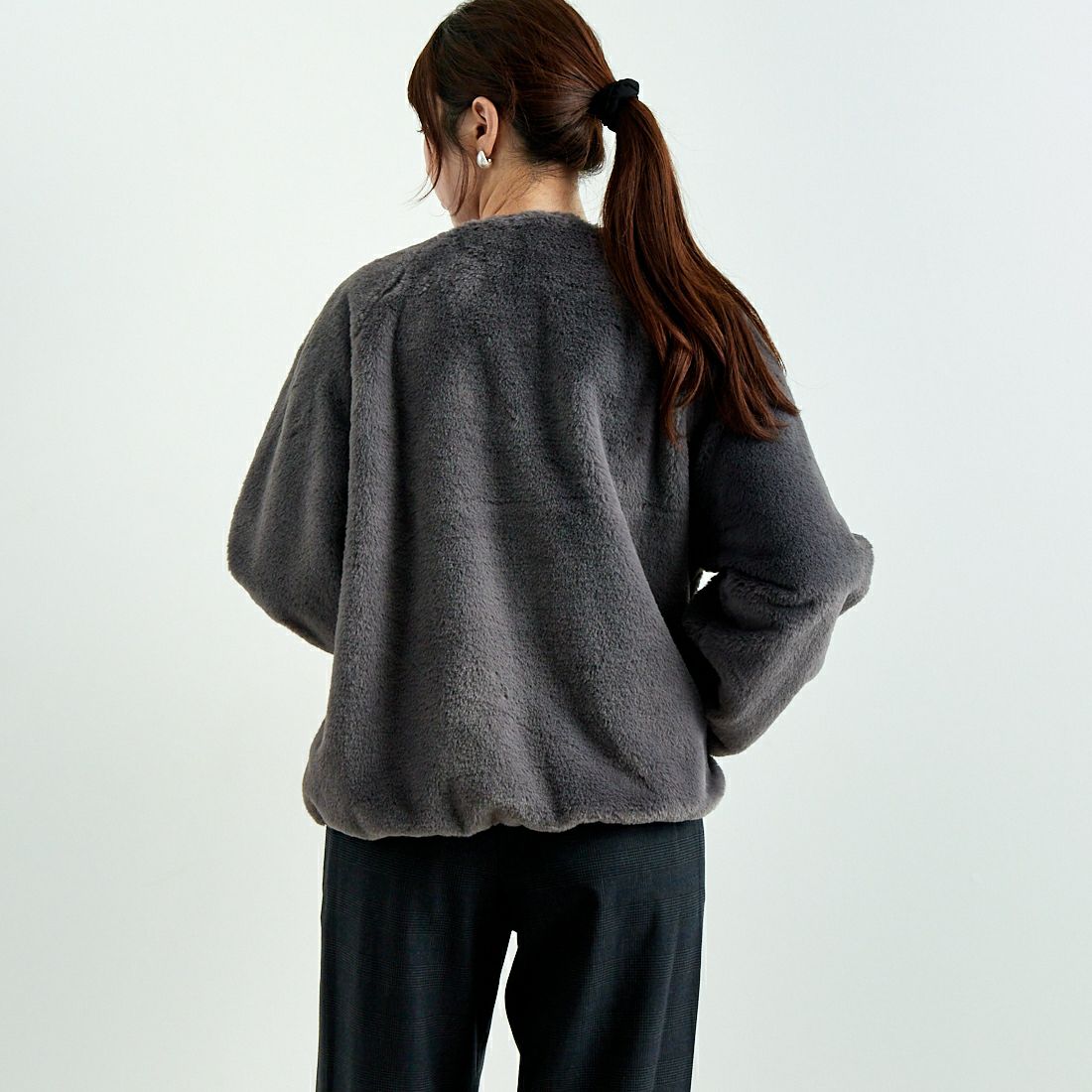 Jeans Factory Clothes [ジーンズファクトリークローズ] リバーシブルフェイクファーブルゾン [147221] 08 ﾁｬｺｰﾙ &&モデル身長：167cm 着用サイズ：F&&