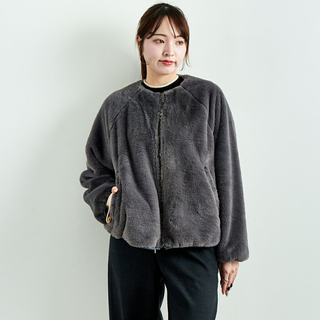 Jeans Factory Clothes [ジーンズファクトリークローズ] リバーシブルフェイクファーブルゾン [147221] 08 ﾁｬｺｰﾙ &&モデル身長：167cm 着用サイズ：F&&